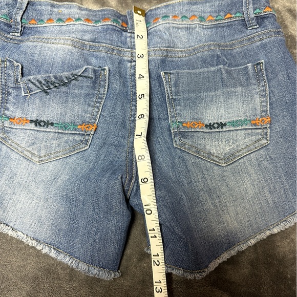 Rue 21 size 1/2 Jean shorts - Picture 2 of 6